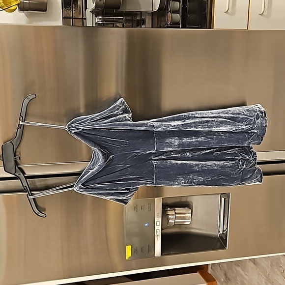 💕REFORMATION💕 Lorraine Cold Shoulder Velvet Mini Dress ~ Rain 2 NWOT - Picture 11 of 16